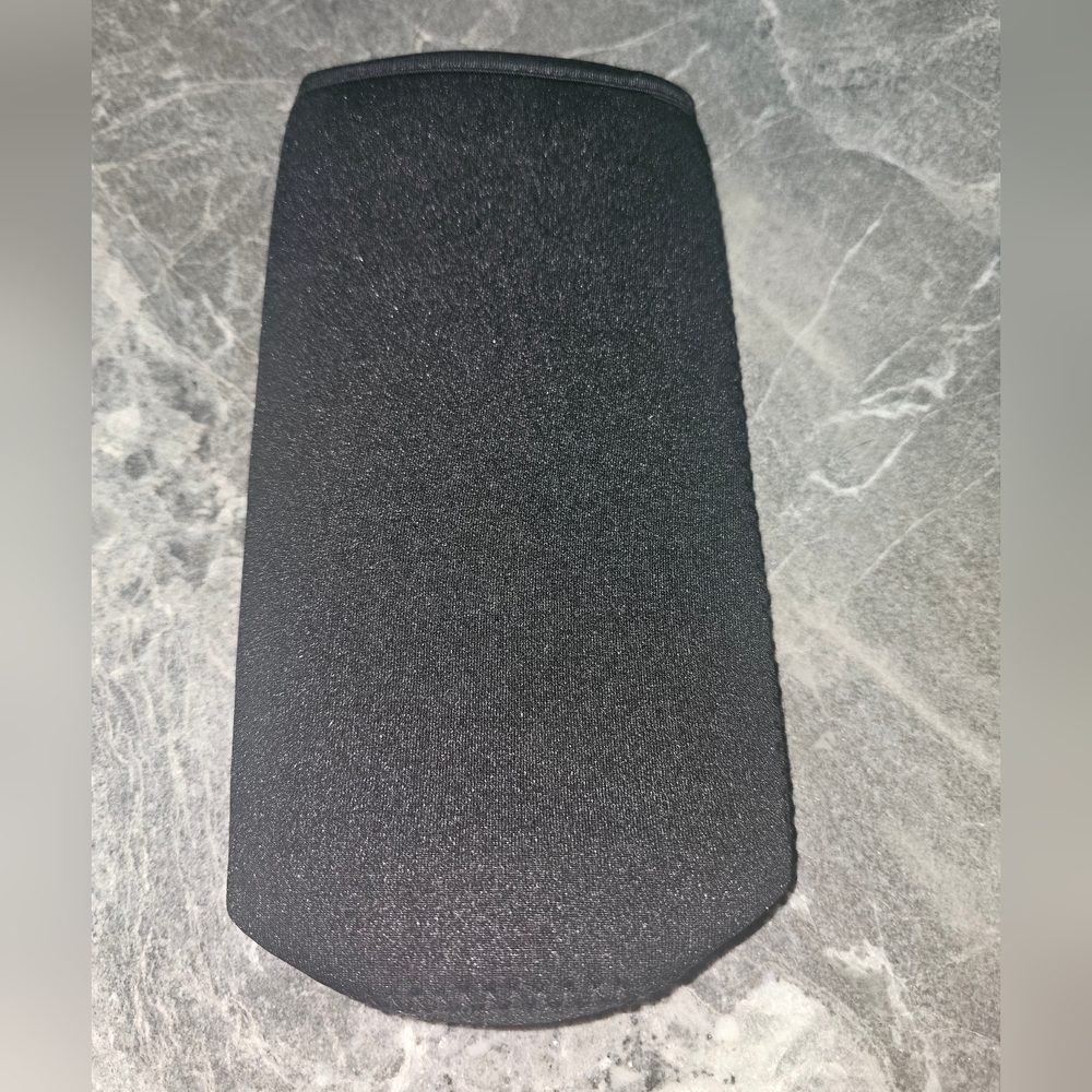3/$25 NWT 32oz Neoprene Bottle Sleeve